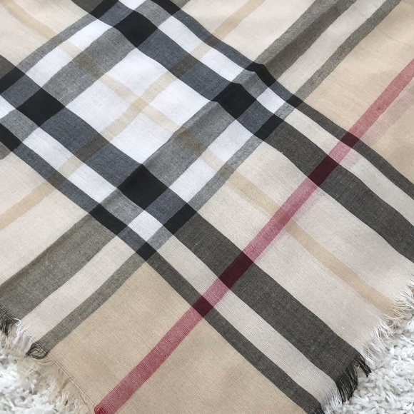 ✨SALE!✨LAST1!✨5⭐️NEW! BEIGE PLAID WRAP SHAWL SCARF - Picture 3 of 4